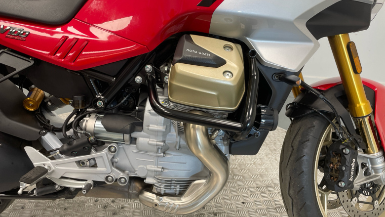 Moto Guzzi V100 Mandello S E5+ (25MY)